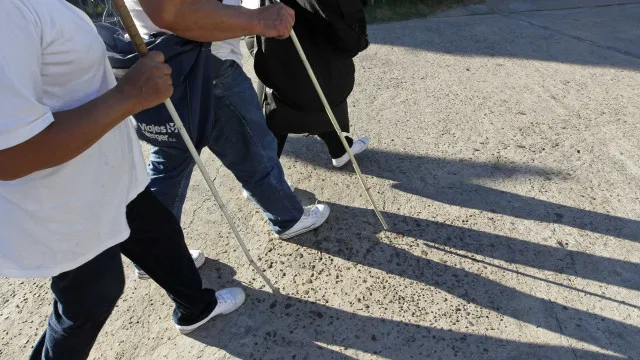 NOS lança aplicação gratuita Guia-NOS que dá autonomia a pessoas cegas
