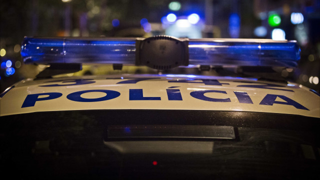 Um ferido em tiroteio entre assaltantes e PSP em Escola Básica de Lagos