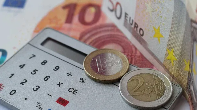
                    Preços do gás na UE caem 3,5%. Portugal continua entre os mais caros
                