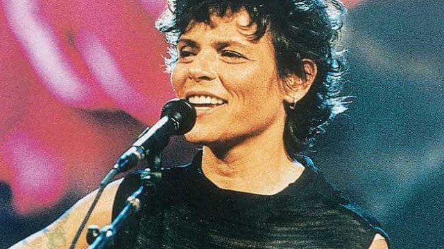 'Ela era a antiestrela, não fazia pose mesmo', diz autor de nova biografia sobre Cássia Eller