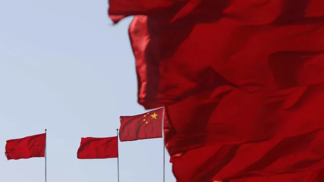 
                    Balanço de explosão em fábrica na China sobe para 37 mortos
                
