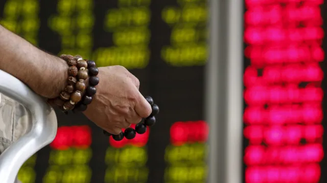 
                    Bolsa de Tóquio abre com Nikkei a subir 0,32%
                