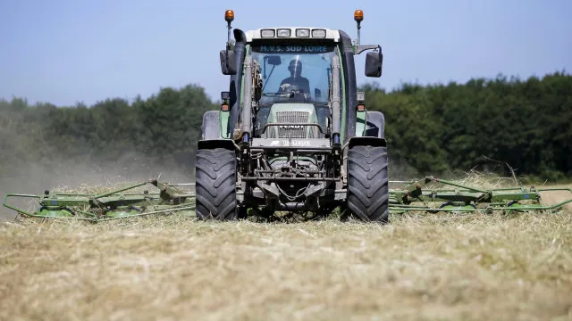 
                    Agricultores de Serpa pedem reunião urgente devido a preço do gasóleo
                