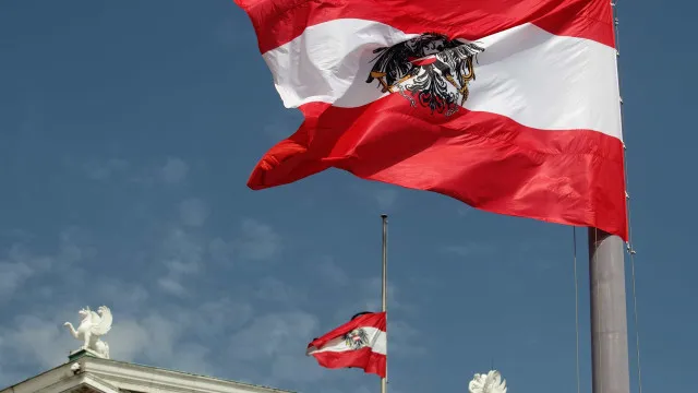 Áustria expulsa três diplomatas russos por alegada espionagem em Viena