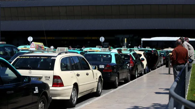 
                    PSP detém em Lisboa burlão de taxistas e comerciantes através do MB Way
                