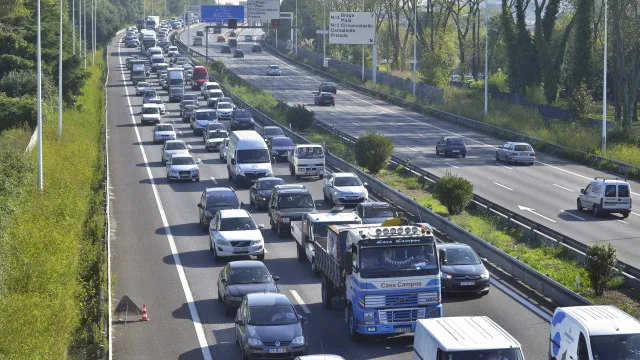 
                    Pesados proibidos na VCI. GNR prevê mais trânsito na A20, A44 e A1
                