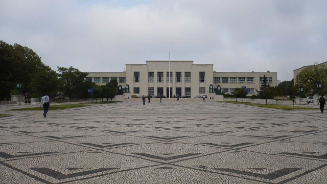 Estudantes desenvolvem sistema de IA para acelerar verificação de factos