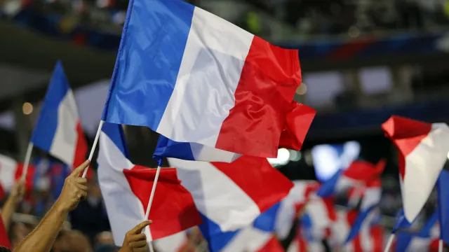França tem nova proposta para proibir redes sociais a menores de 15 anos