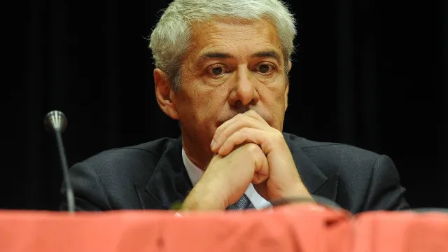 Sócrates senta Estado no banco dos réus (e ataca bastonário e procurador)