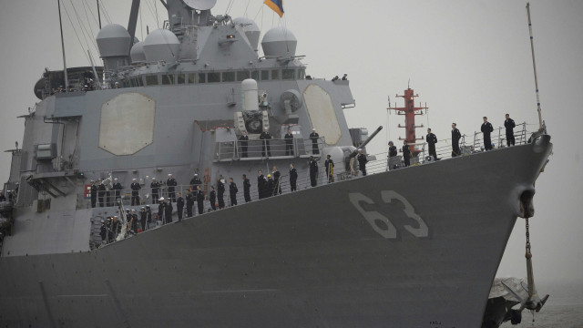 EUA enviam 2.500 fuzileiros e navio ao Oriente Médio