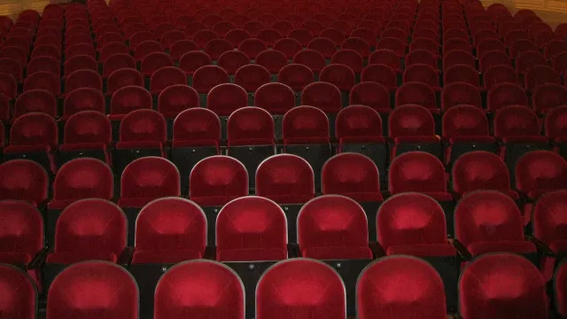 
                    Greve leva a cancelamento de espetáculos em Lisboa
                