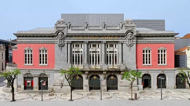 Raquel André estreia "A fila J é a melhor" no Theatro Circo de Braga