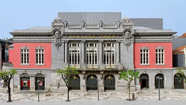 
                    Laurie Anderson, Lucrecia Dalt e cineconcerto de Tigerman no Theatro Circo
                