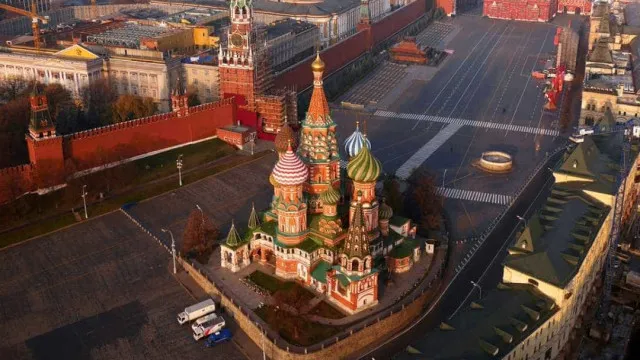 Rússia insta cidadãos a trocar iPhone por telemóveis Android