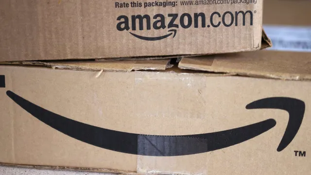 
                    Encomenda iPhone para dar de prenda à mulher... e recebe leite condensado
                