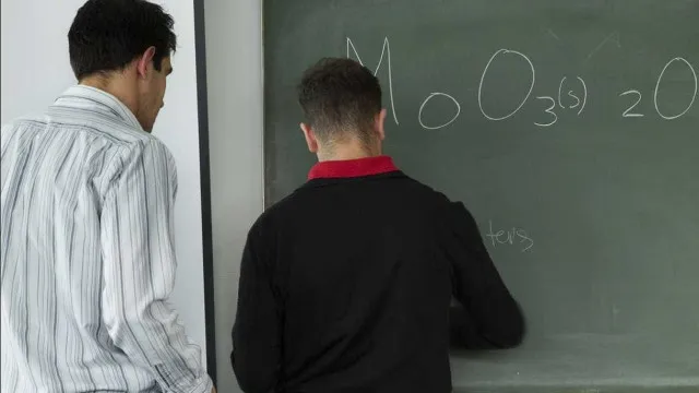 
                    Professores em mestrado obrigados a dar aulas extra para concluir estágio
                