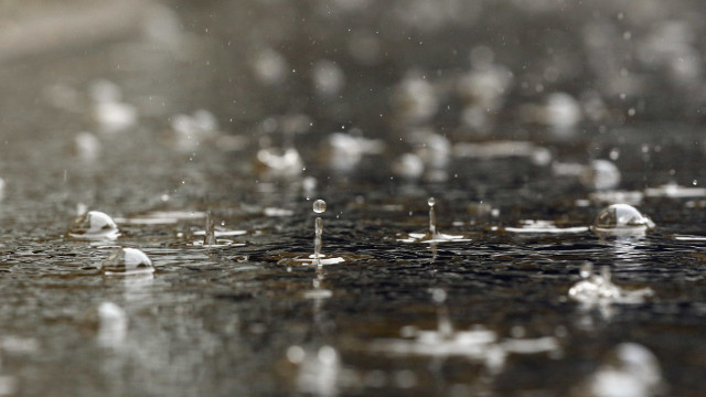 Chuva e trovoada colocam quatro distritos sob aviso amarelo na 5.ª-feira