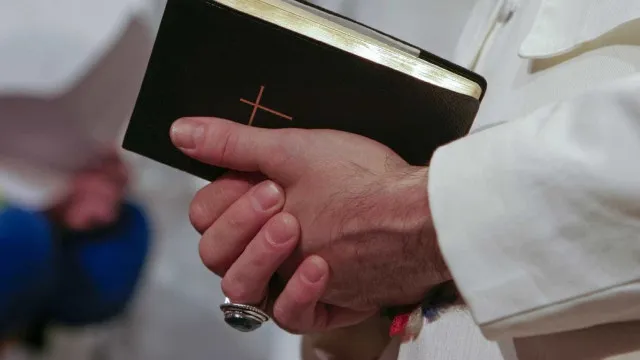 
                    Padre condenado nos Açores por tentativa de abuso sexual de menor
                