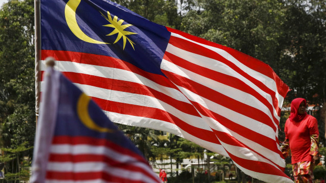 Malásia quer proibir acesso às redes sociais a menores de 16 anos