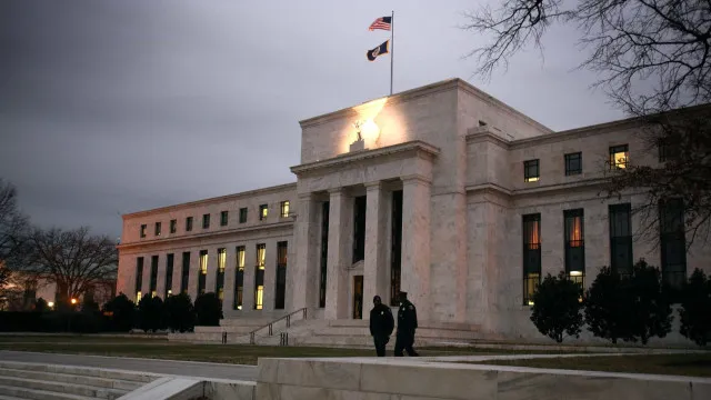 
                    Fed deverá manter taxas na quarta-feira e subir em dezembro
                