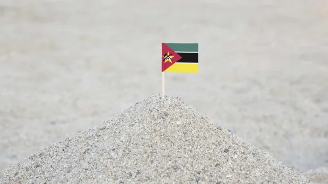 
                    Moçambique quer atrair indústrias chinesas para exportar em África
                