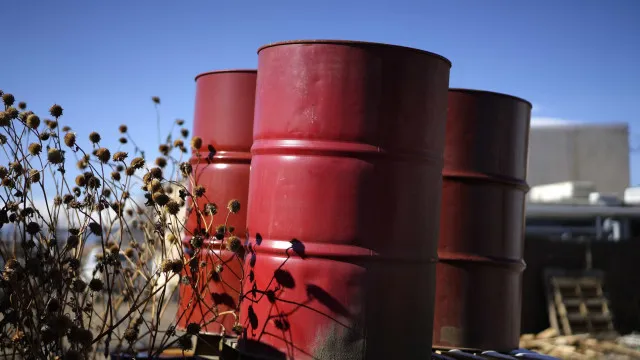 
                    Cotação do Brent cai 8,7% e regressa abaixo dos 90 dólares
                