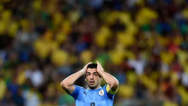 Bielsa desvaloriza ausência de Suárez no Mundial e explica escolha