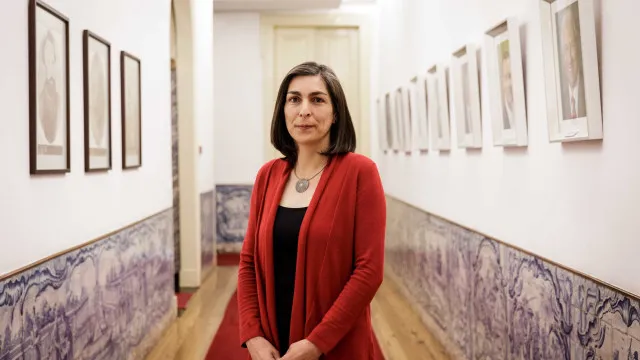 
                    Ana Catarina Mendes rejeita que PS tenha 