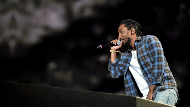 Kendrick Lamar atuará no intervalo Super Bowl. Lembre últimas 10 atuações