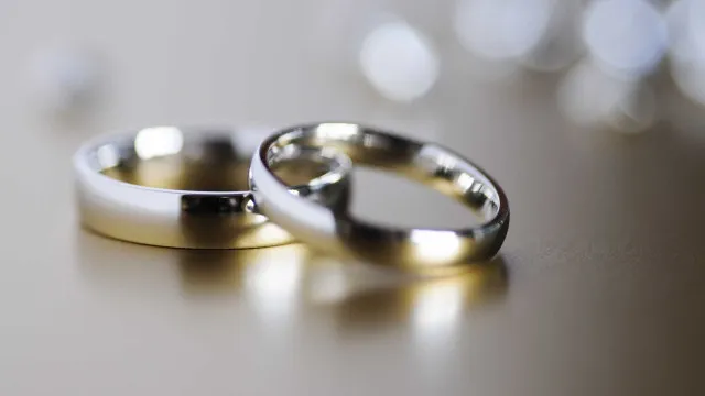 
                    Noivas acusam maridos de violação no 