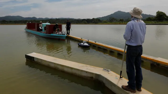 
                    Seca. Canal do Panamá flexibiliza sistema de reservas perante restrições
                