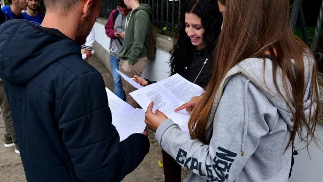 Escolas estão a receber novos ficheiros de alunos com nota em "suspenso"