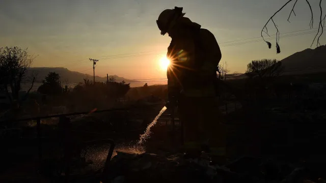 Sabe o que fazer em caso de incÃªndio na autoestrada? Eis as recomendaÃ§Ãµes