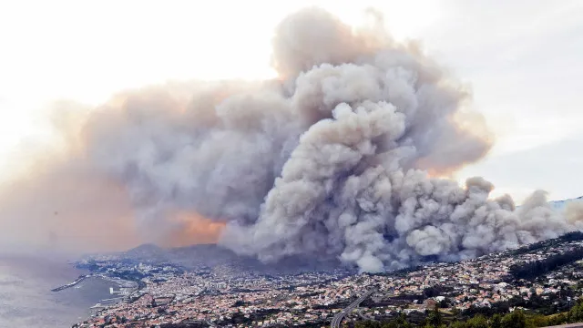 
                    Incêndios? Segundo helicóptero começa a operar em julho na Madeira
                