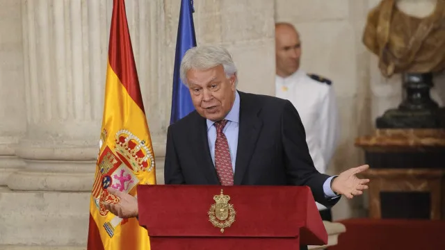 
                    Ex-PM defende mais segurança nas cidades autónomas e envolvimento da UE
                