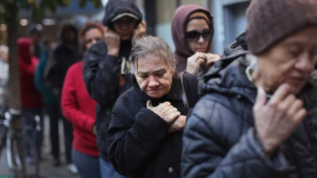 
                    Mulheres têm 19,7% mais risco de pobreza ou exclusão social
                