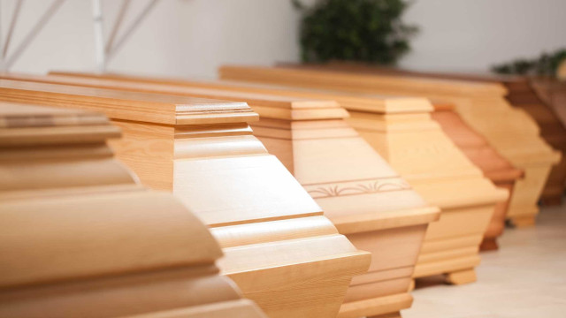 Mais de 30 corpos em decomposição encontrados em funerária nos EUA