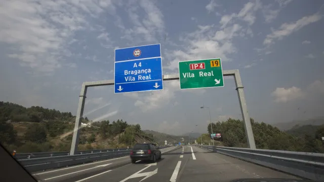 
                    Reconstrução do nó do IP4 em Vila Real deve estar concluída em abril
                