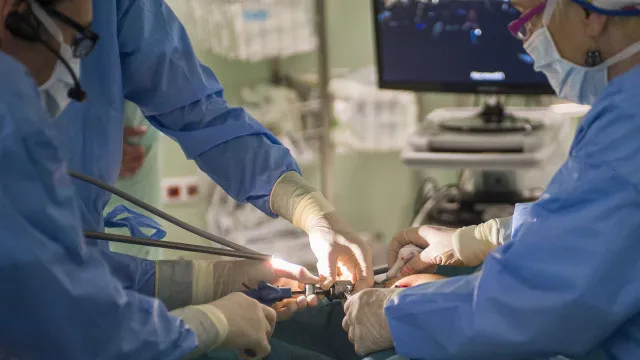 
                    Mais de 13.400 utentes continuam a aguardar por uma cirurgia nos Açores
                