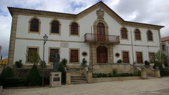 PS questiona Governo sobre obstáculos a empreendimento na Estação do Côa