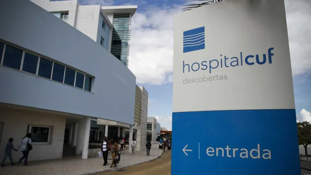 
                    Criança de 10 anos foi operada ao pé errado na CUF Descobertas
                