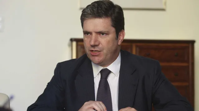 Bandeiras dividem PSD e CDS. "Temos valores e princípios diferentes"