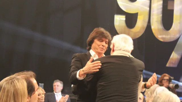 "NÃ£o Ã© justo. NÃ£o pude despedir-me. Em breve estaremos juntos a cantar"