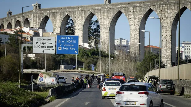 CÃ¢mara de Lisboa vai revogar obra para corredor verde na Avenida de Ceuta