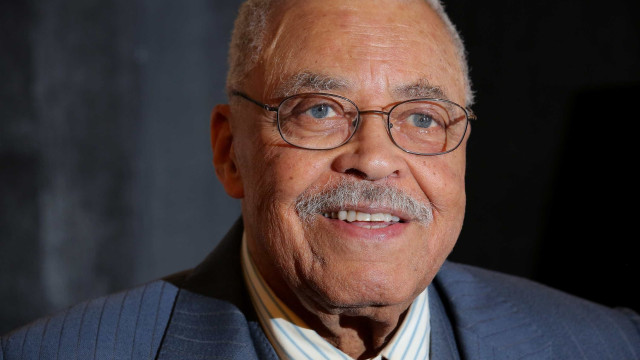 Reações à morte de James Earl Jones: "A voz pujante, a força silenciosa"