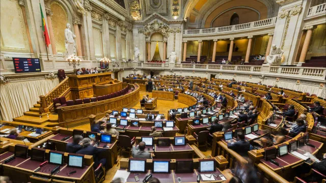 
                    Aprovada isenção de IRS para indemnizações a vítimas da igreja
                