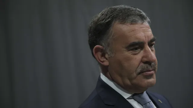 
                    Emídio Sousa destaca 