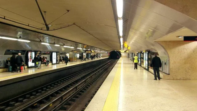 CirculaÃ§Ã£o na Linha Vermelha do Metro de Lisboa interrompida