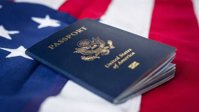 
                    EUA revogam passaportes de pais com dívida de pensão de alimentos
                