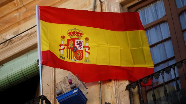 
                    Extrema-direita entra em terceiro governo em Espanha
                